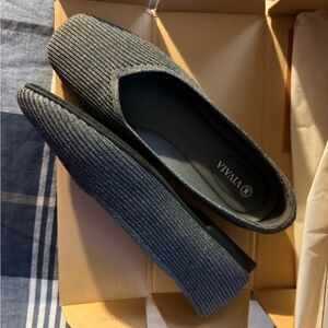 Vivaia womens shoes never worn